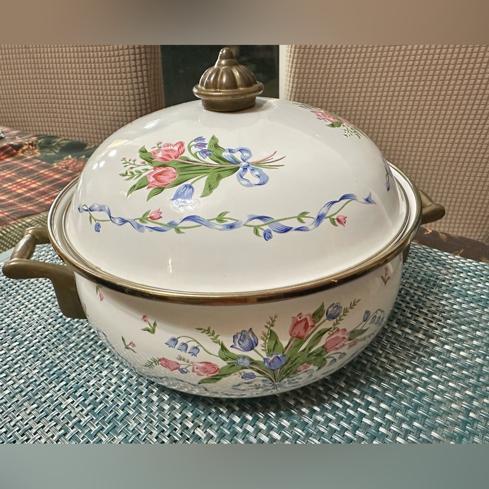 Vintage LINCOWARE enamelware pot